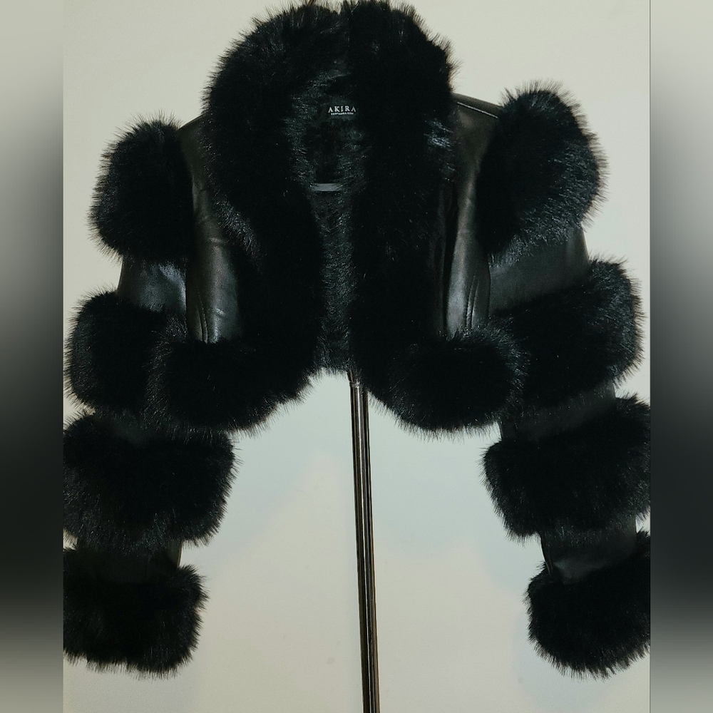 LOVERGIRL ULTRA CROP FUR TRIM MOTO - L